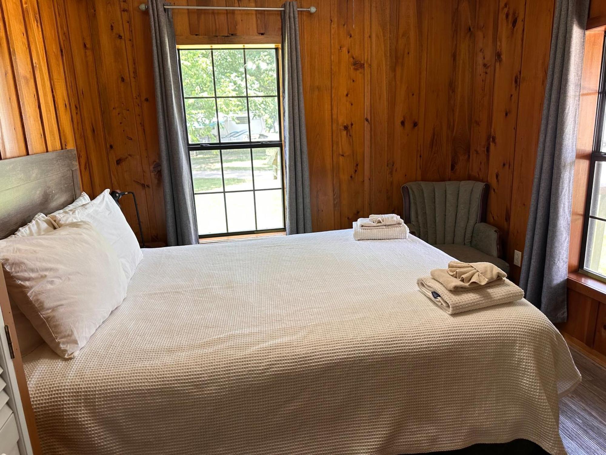 Turn On Inn Lake Village Habitación foto